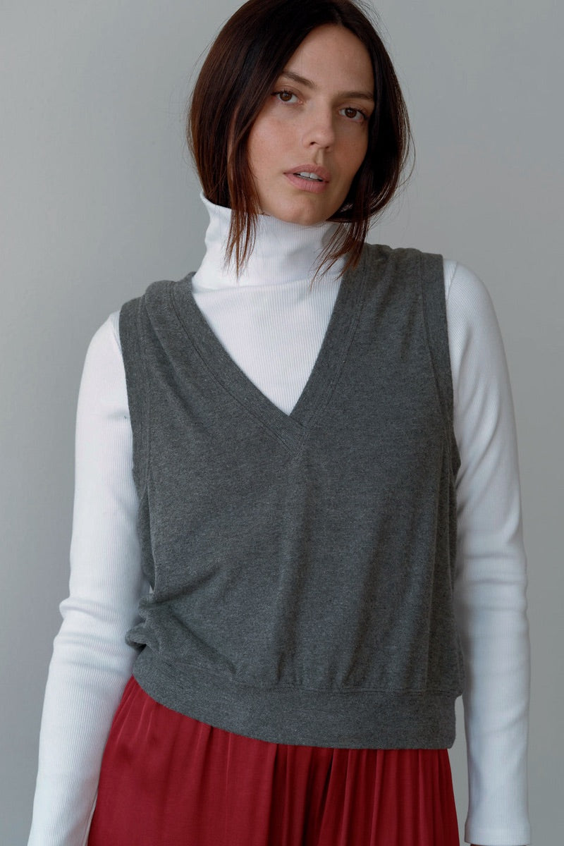 Donni - Sweater Vest in Charcoal Grey