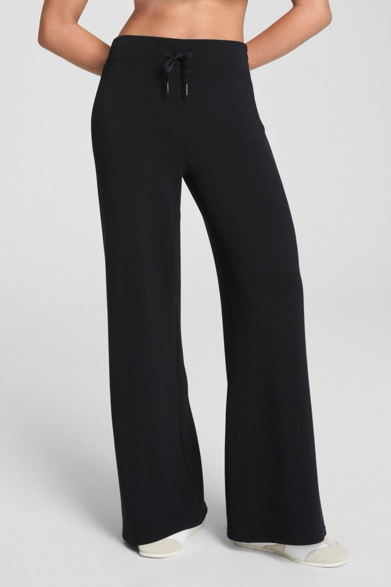 Spanx - Air essentials Wide Leg Pants in Very Black