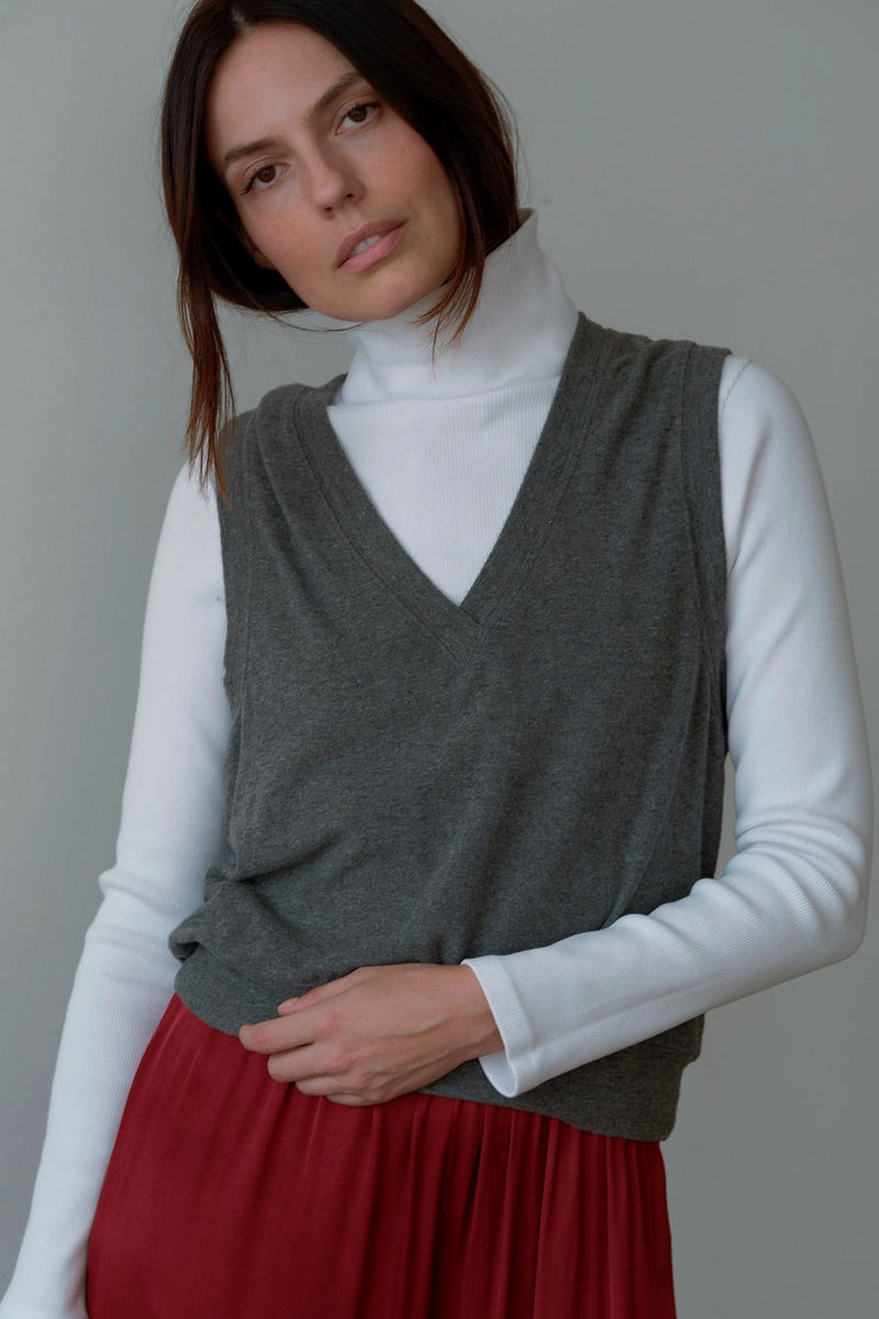 Donni - Sweater Vest in Charcoal Grey