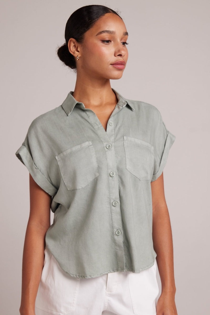 Bella Dahl - 2 Pocket Short Sleeve Shirt in Oasis Green