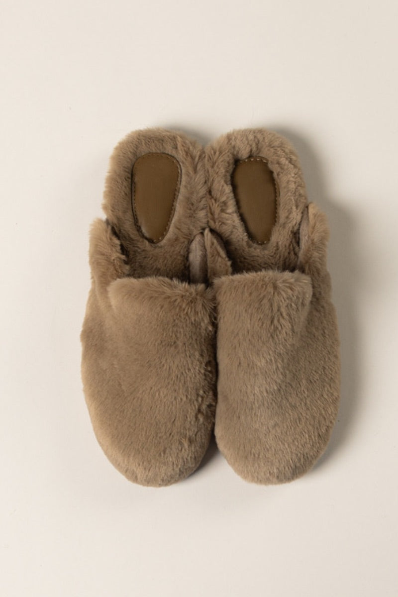 Lyla & Luxe - Faux Fur Mule Slippers in Camel