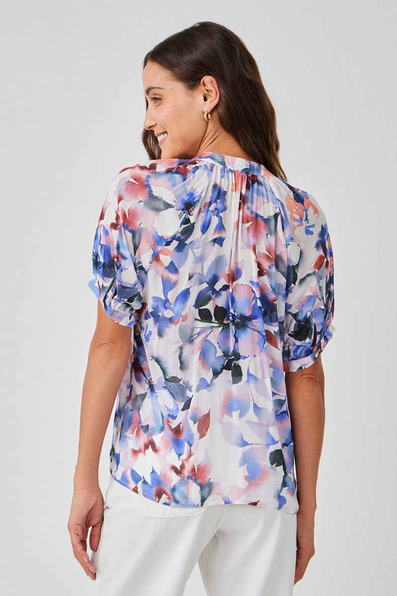 Bella Dahl - S/S Shirred Raglan Shirt in Magnolia Blue Print